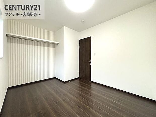 子供部屋にいかがでしょうか♪日当たり、風通し良好です(^^♪