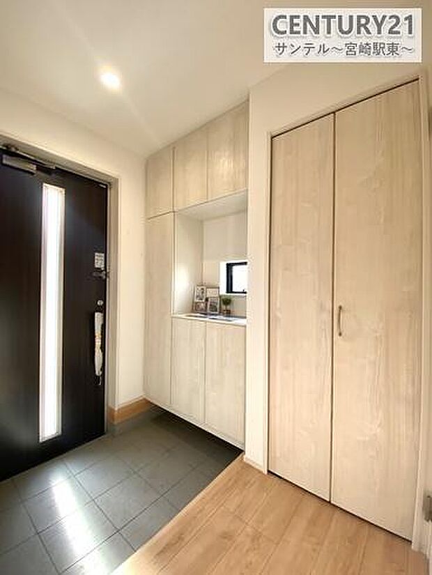 収納量の多いシューズボックスがあるので散らかりやすい玄関をしっかり整頓出来ます♪