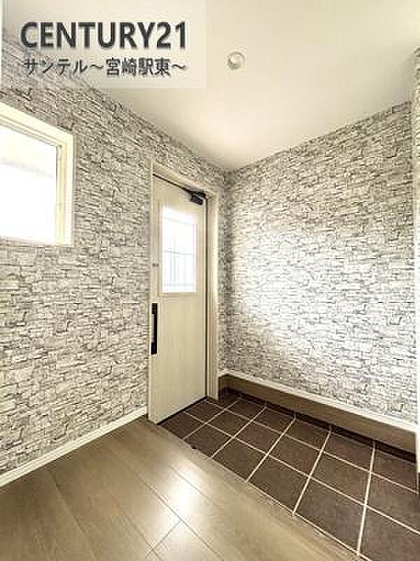 スタイリッシュな玄関(^^♪容量にも余裕のあるシューズクローゼット完備しております!