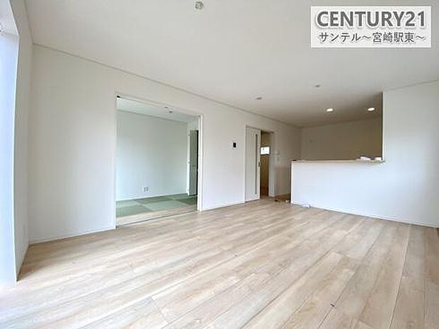 家族が集まるリビングは、使いやすさと居心地の良さを両立したデザインです。