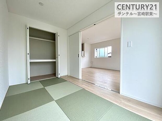 ダイアロン畳の和室は耐久性◎。収納スペースも充実し、和のくつろぎと実用性を両立！