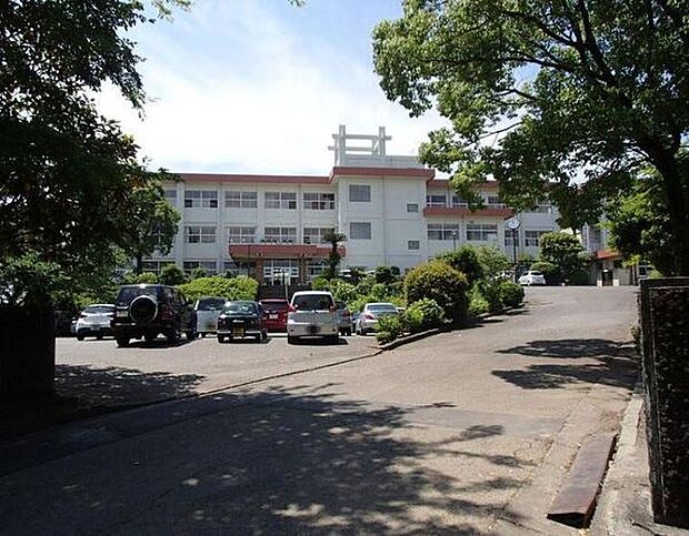 宮崎市立高岡中学校まで1126m