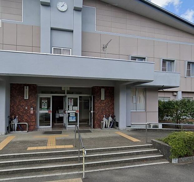 天ケ城公園体育館まで1153m