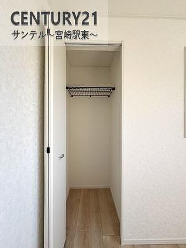 お子様でもお洋服の出し入れが簡単なクローゼットなので毎日の整頓がはかどります。