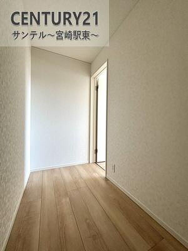 サービスルームです。趣味部屋やワークスペース、収納スペース、その他、ご家族のライフスタイルに合わせた使い方が出来るお部屋です♪