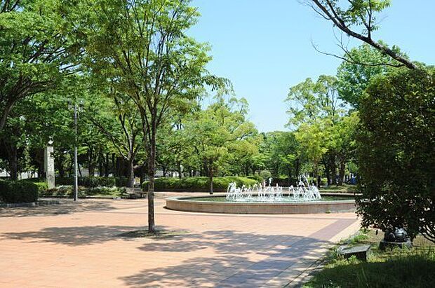 宮崎中央公園まで1886m