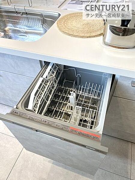 家事時短をサポート食洗器付きキッチンで後片付けもラクラク。家事の時間を短縮し、ゆとりある暮らしを実現します。
