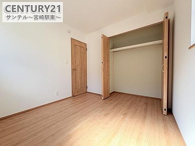 4.5帖の子供部屋です♪お子様が成長しても使い続けられる、シンプルなお部屋です♪