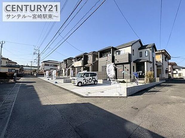 南側の前面道路の写真になります♪