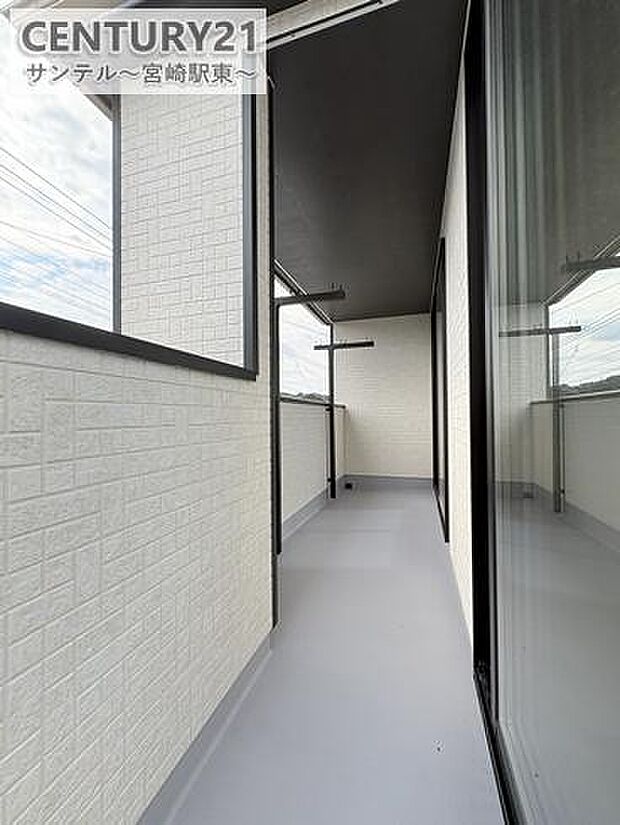 急な雨でも洗濯物が濡れにくいインナーバルコニー