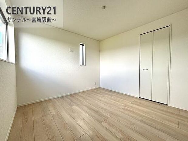 子供部屋にいかがでしょうか♪日当たり、風通し良好です(^^♪クローゼットも完備しております！