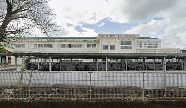 三股町立三股中学校まで1090m