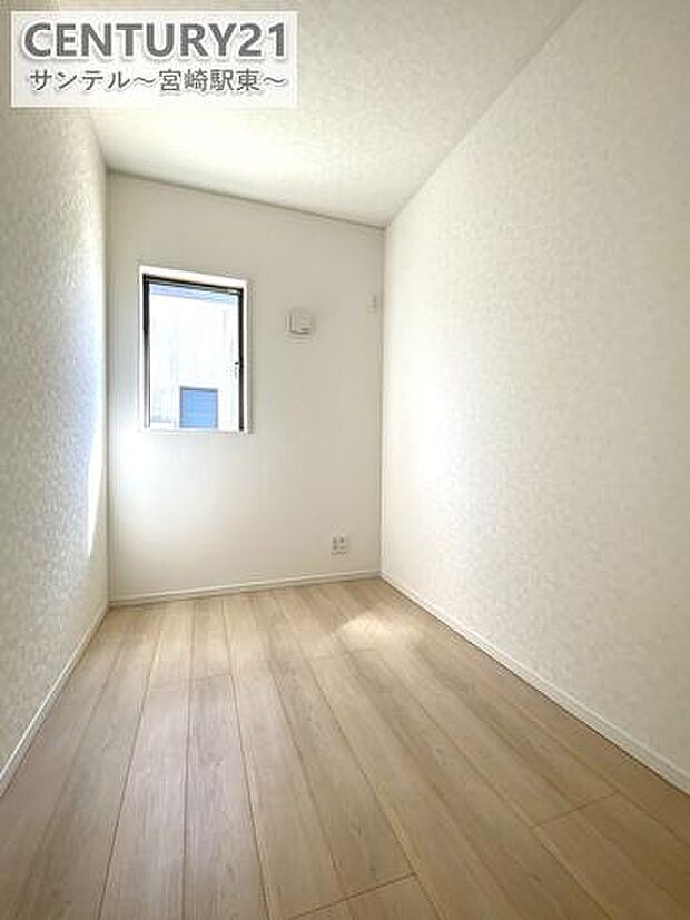 趣味部屋やワークスペース、収納スペース、その他、ご家族のライフスタイルに合わせた使い方が出来るお部屋です♪