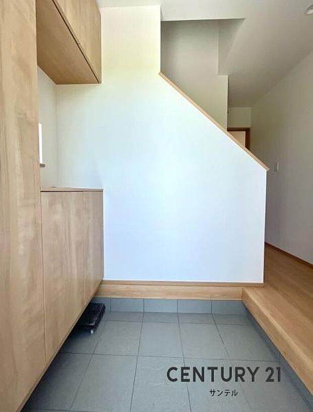 （同仕様写真）玄関　シューズボックスがあり、玄関を綺麗に整頓出来ます。