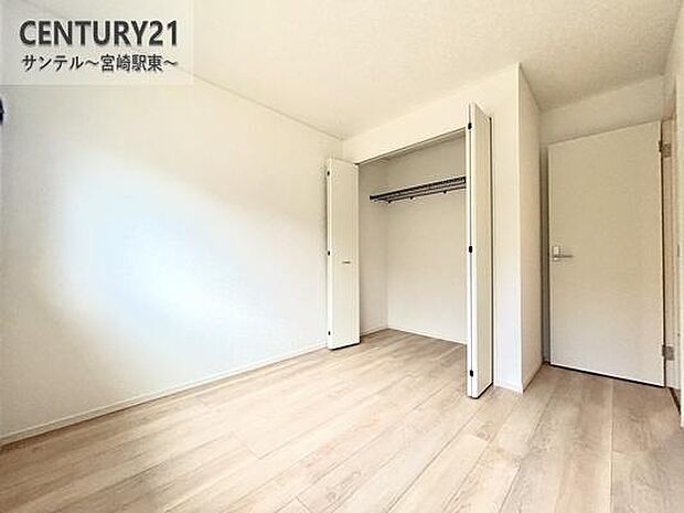 子供部屋にいかがでしょうか♪日当たり、風通し良好です(^^♪