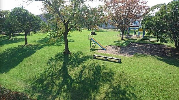 片平公園まで667m