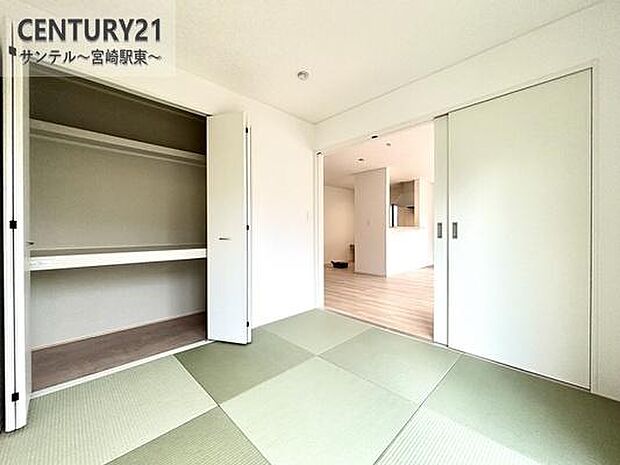 リビング横の和室です！リビングに隣接しているので普段は解放し、ご来客の際は客間として利用できます(^^♪