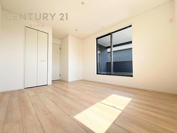 (同仕様写真)洋室7.2帖※床色、建具の色が異なる場合がございます。子供部屋には便利な収納付き。限られた空間を有効活用でき、お部屋を広くすっきり使えます。