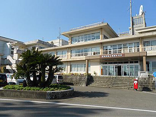 宮崎市佐土原総合支所まで903m