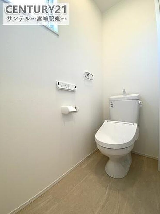 2階トイレです！トイレが二つあると朝の忙しい時間帯も安心です(^^♪