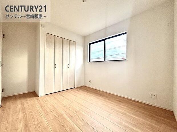 子供部屋にいかがでしょうか♪日当たり、風通し良好です(^^♪