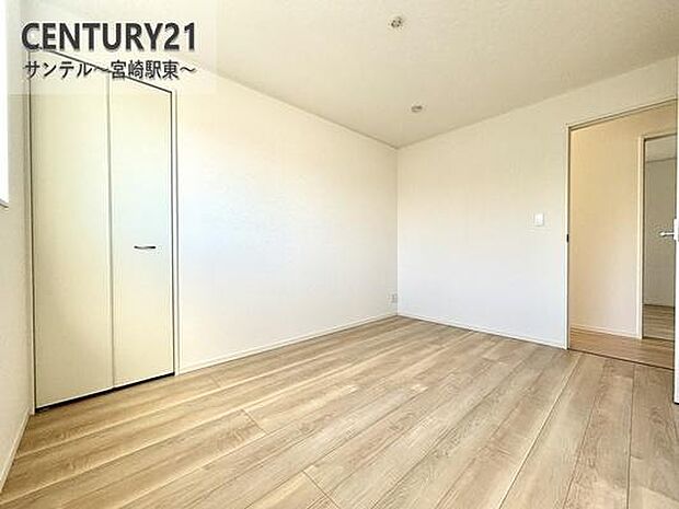 子供部屋にいかがでしょうか♪日当たり、風通し良好です(^^♪