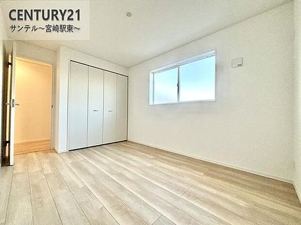 子供部屋にいかがでしょうか♪日当たり、風通し良好です(^^♪