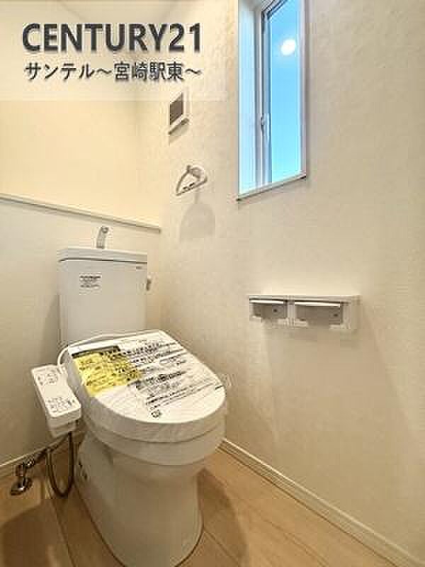 2階トイレです！トイレが二つあると朝の忙しい時間帯も安心です(^^♪