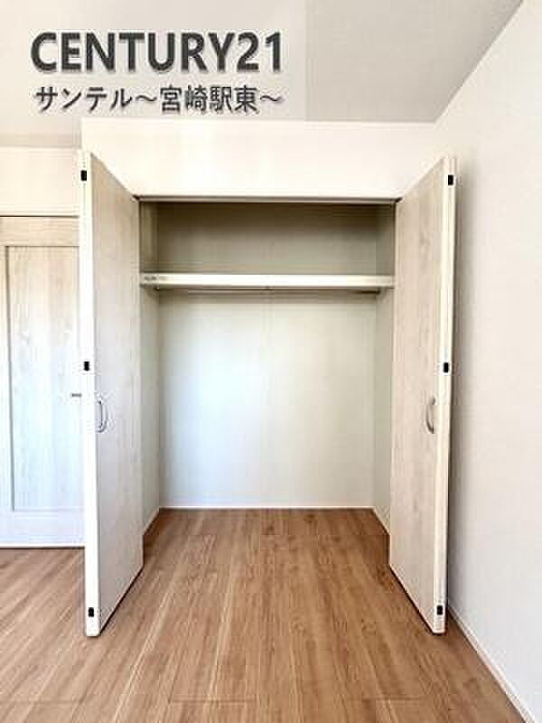 お子様でもお洋服の出し入れが簡単なクローゼットなので毎日の整頓がはかどります。