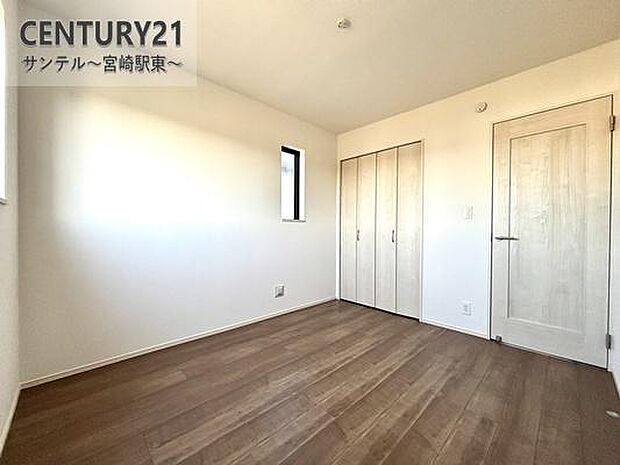 子供部屋にいかがでしょうか♪日当たり、風通し良好です(^^♪