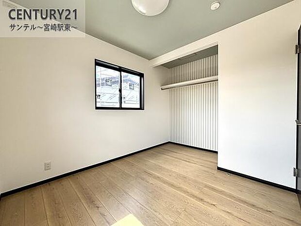 子供部屋にいかがでしょうか♪日当たり、風通し良好です(^^♪クローゼットも完備しております！