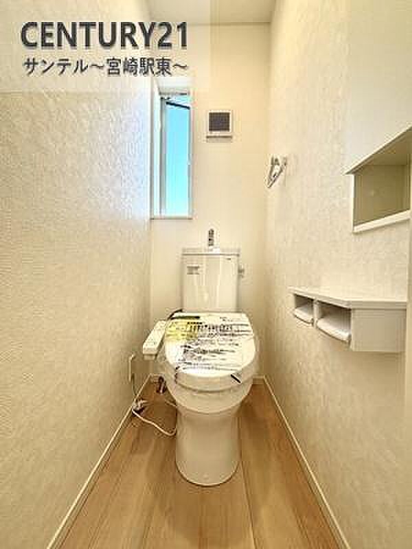 平屋でもトイレが2か所ございます。トイレが二つあると朝の忙しい時間帯も安心です(^^♪