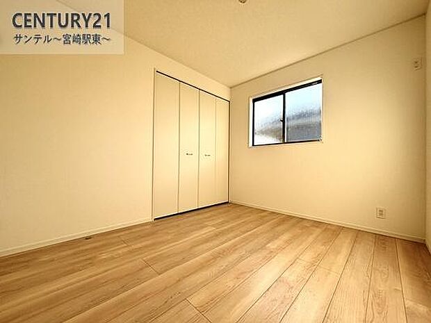 子供部屋にいかがでしょうか♪日当たり、風通し良好です(^^♪