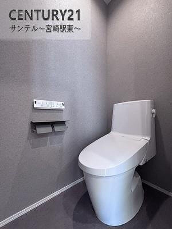 清潔感のある落ち着いたトイレ空間。毎日気持ちよく過ごせます。デザイン性にもこだわった一室です。