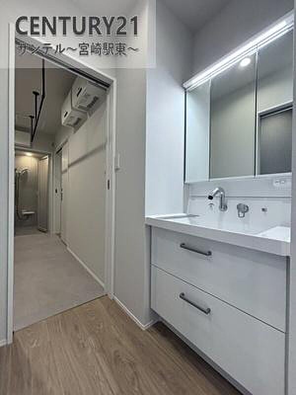 脱衣所スペース洗面所と脱衣所が分かれていて、プライバシーにも配慮。来客時も安心の設計です。