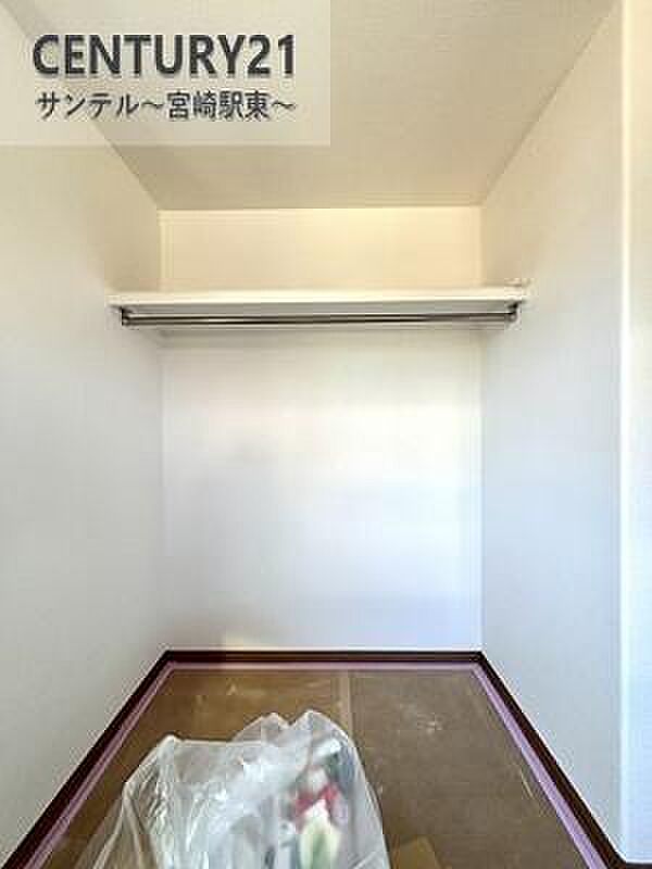 お子様でもお洋服の出し入れが簡単なクローゼットなので毎日の整頓がはかどります。