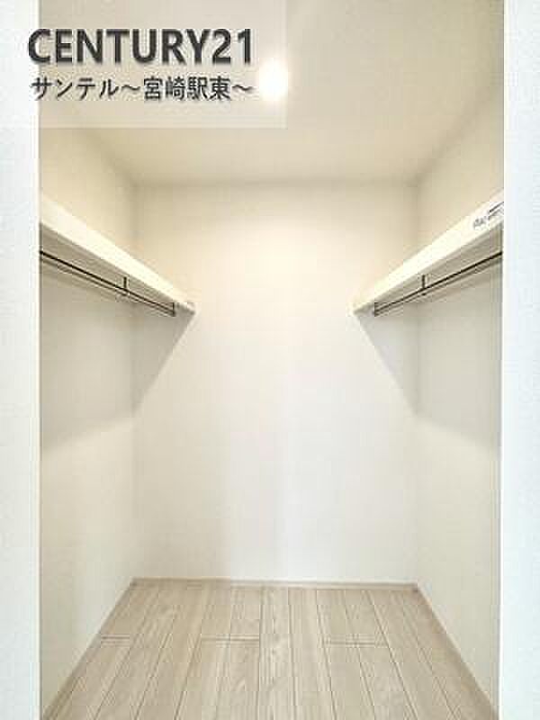 主寝室にいかがでしょうか♪ウォークインクローゼット完備しております。