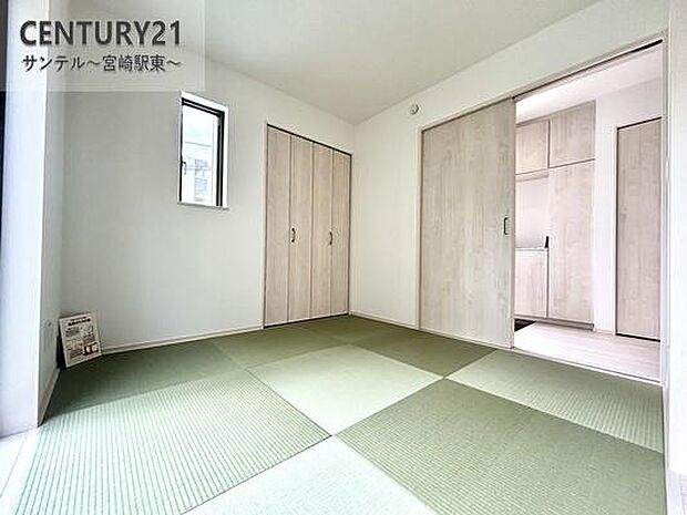 リビング横の和室です!リビングに隣接しているので普段は解放し、ご来客の際は客間として利用できます(^^♪