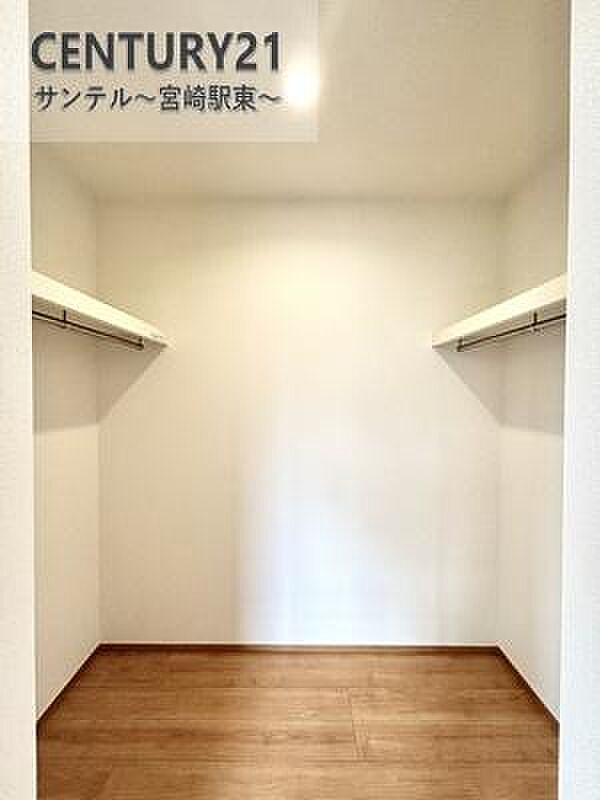 主寝室にいかがでしょうか♪ウォークインクローゼット完備しております。