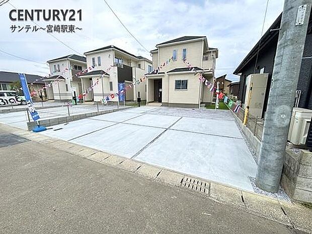 ゆとりのある駐車スペースで来客時はいつでも安心です。