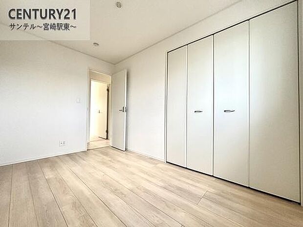 ワークスペースや書斎などお子様の勉強部屋など、さまざまな用途に合わせて使えます。