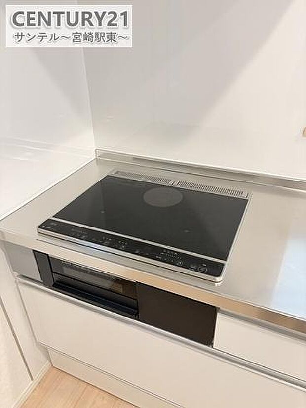 火を使わないIHクッキングヒーター採用。安全でお手入れも簡単。小さなお子様がいるご家庭にも安心のキッチンです。