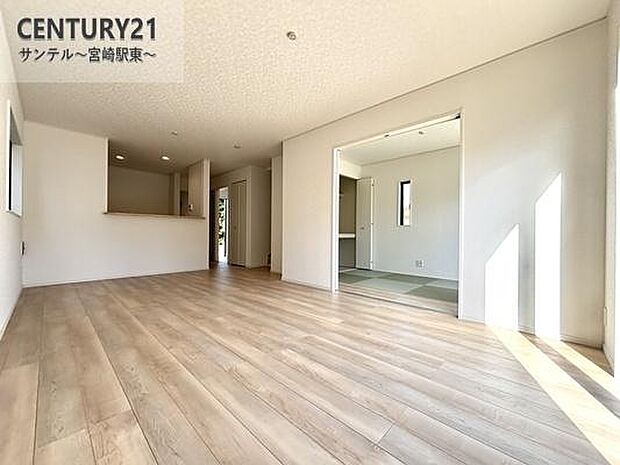 家族が集まるリビングは、使いやすさと居心地の良さを両立したデザインです。