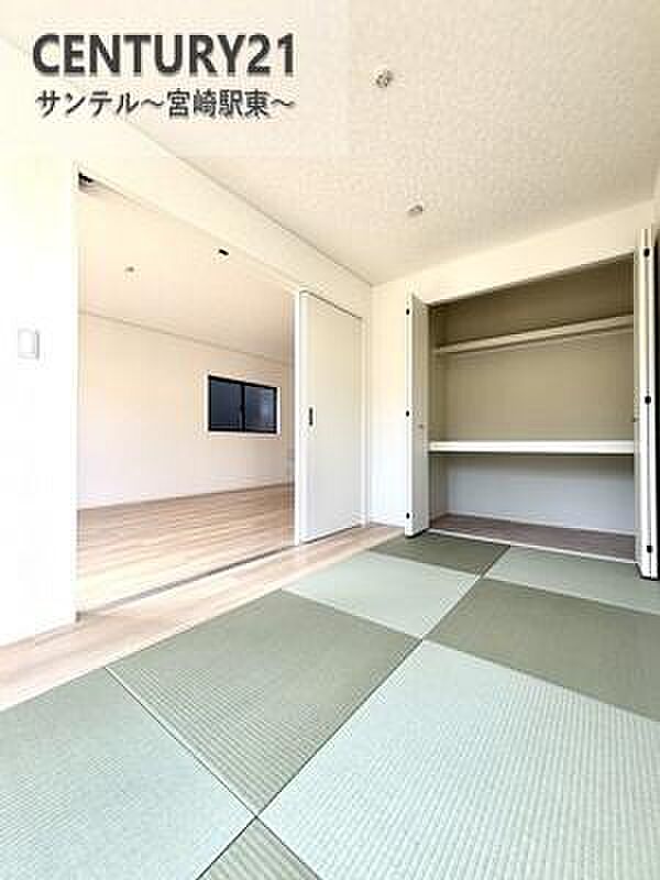 ダイアロン畳の和室は耐久性◎。収納スペースも充実し、和のくつろぎと実用性を両立！