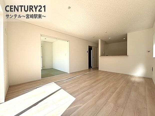 家族が集まるリビングは、使いやすさと居心地の良さを両立したデザインです。