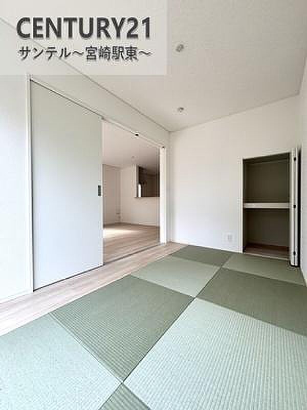 リビング横の和室です！リビングに隣接しているので普段は解放し、ご来客の際は客間として利用できます(^^♪