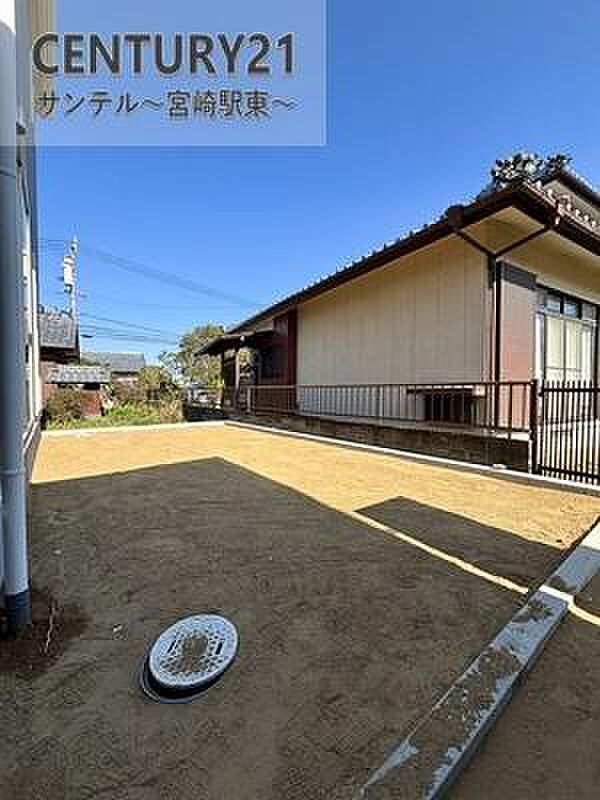 お休みの日は、お庭でガーデニングやDIYなどの趣味に没頭したり、ご家族でバーベキューをしたりと、自由に使える素敵なスペースです♪