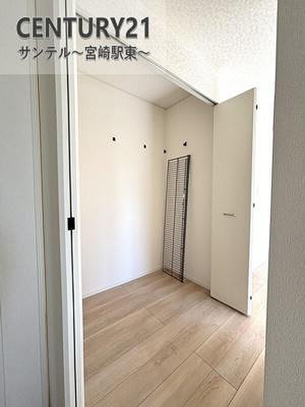 2階廊下の収納です。衣類以外のものも収納出来ます！