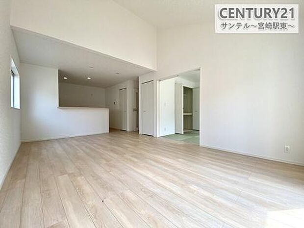 家族が集まるリビングは、使いやすさと居心地の良さを両立したデザインです。