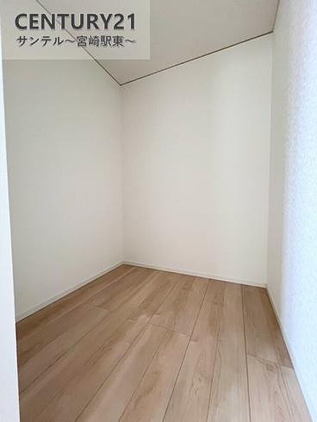 趣味部屋やワークスペース、収納スペース、その他、ご家族のライフスタイルに合わせた使い方が出来るお部屋です♪